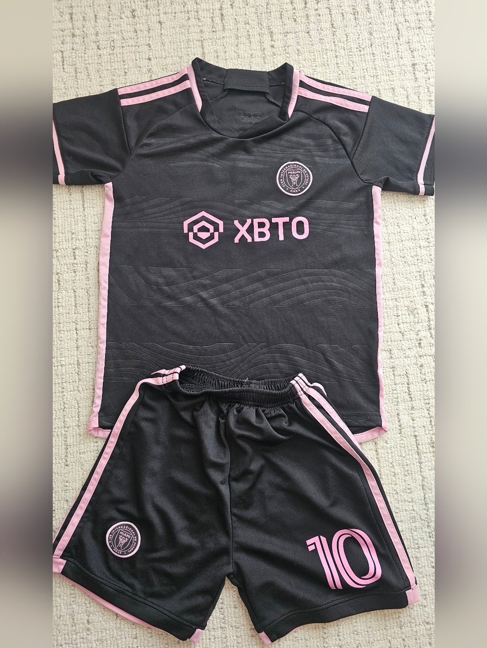Kids Unisex Messi Jersey Set Black & Pink Soccer Shirt and Shorts Set Size S